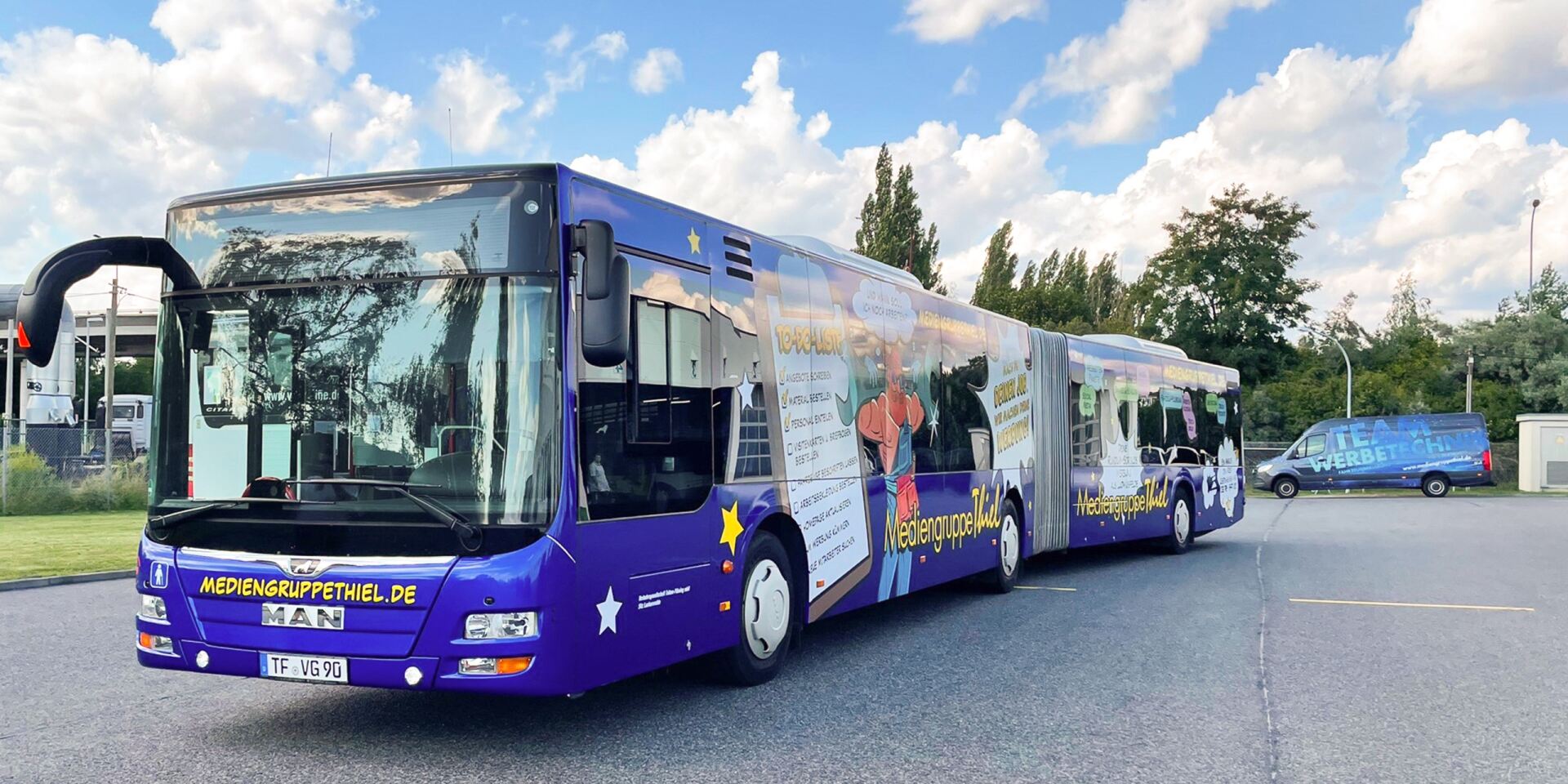 Vollfolierung Bus Linenbuss Mediengruppe Thiel