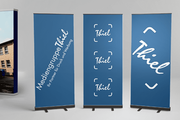 Verschiedene Messesysteme der Mediengruppe Thiel, darunter Messetheken, Roll-Ups und Messewände.