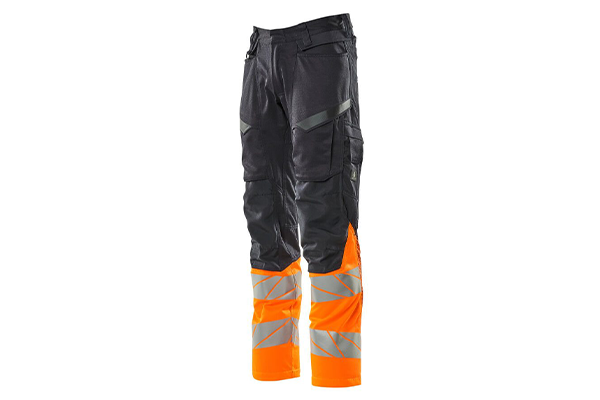 Schwarze Warnschutzhose mit Hi-Vis-Orange und Reflexstreifen (Mascot) – Branding mit Logo/Name in Berlin-Brandenburg.